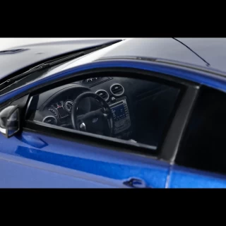 Ford Focus RS MK2 2009 blau OttO mobile 1:18 Resinemodell (Türen, Motorhaube... nicht zu öffnen!)